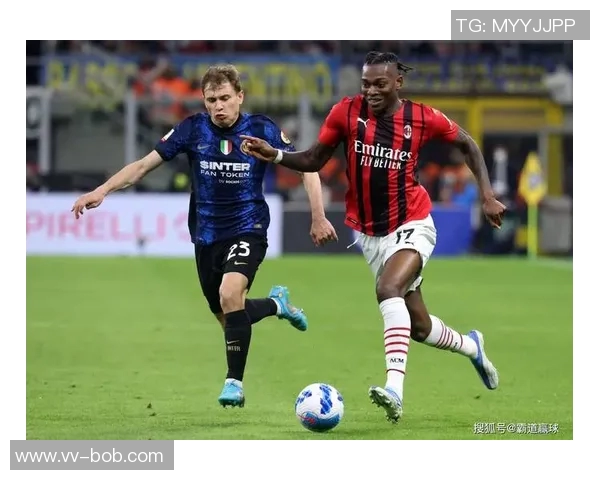 米兰发布意大利超级杯海报迈尼昂莫德里奇拉比奥特齐亮相