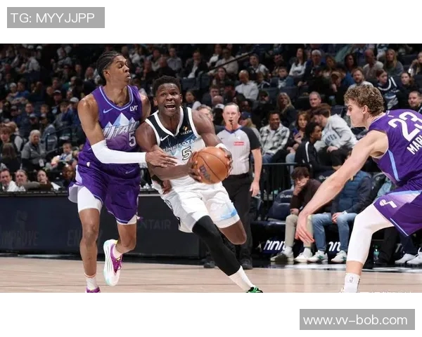 森林狼半场狂胜爵士34分华子与兰德尔仅差一分争夺得分王