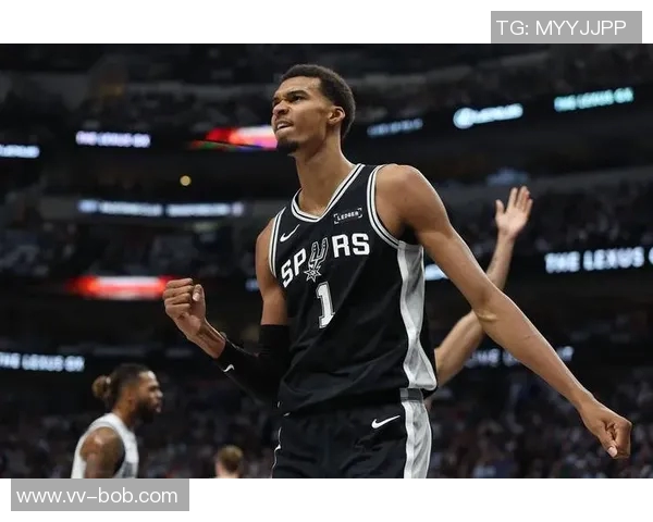 奥拉朱旺透露文班亚马渴望学习脚步技巧并愿意向他请教秘诀